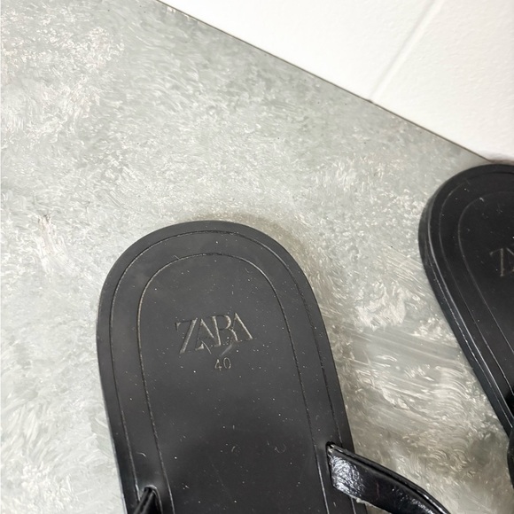 Zara black flip flop sandals gold details size EU 40 / US 9.5 - Picture 3 of 5
